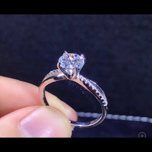 Faux Diamond Ring 💍 - Picture 2 of 2